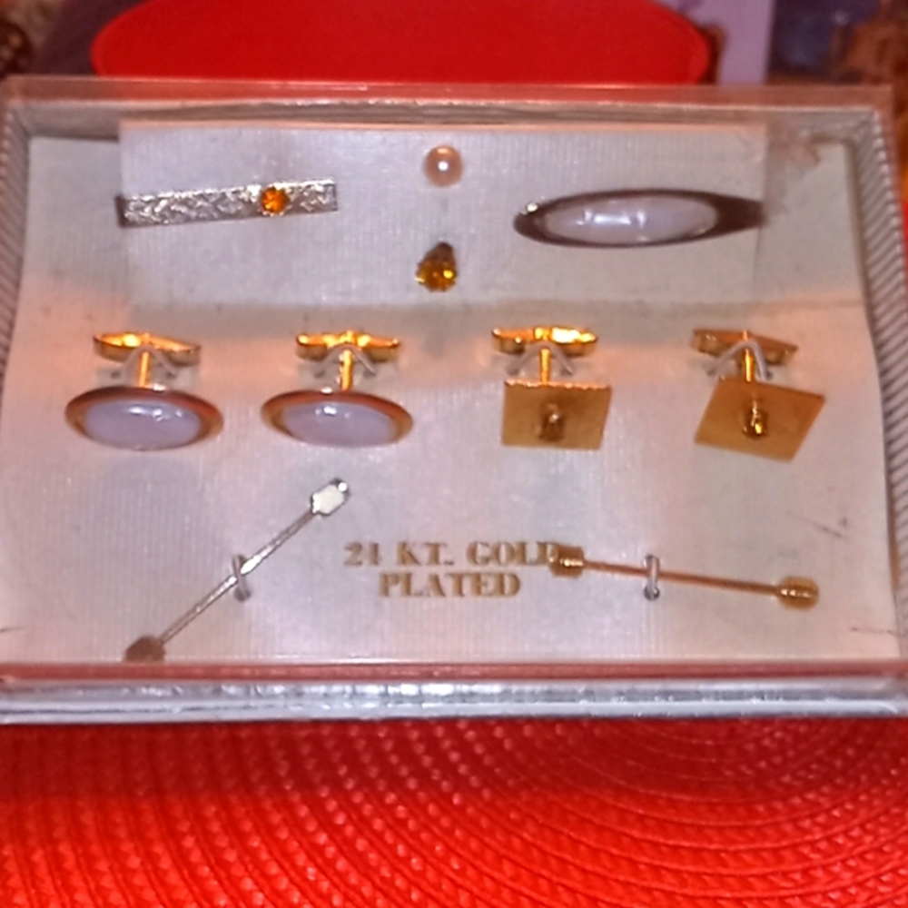 NWOT, Vintage, 24K Gold Plated Unisex, Shirt Cuff & Tie Tac/Pin Set